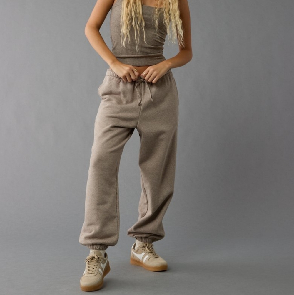 NWOT American Eagle Everyday Luxe Oversized Joggers Sweatpants Size XXS
